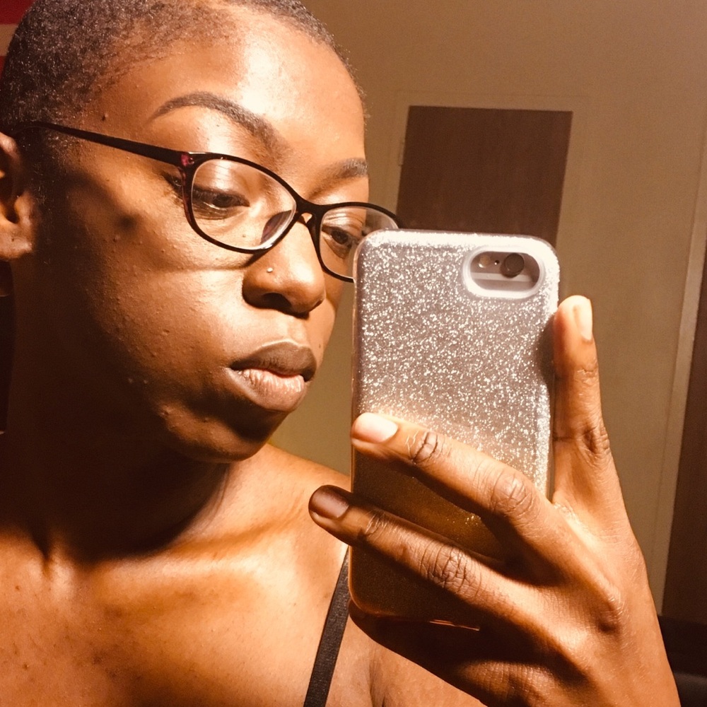 Meet your Posher, Mia